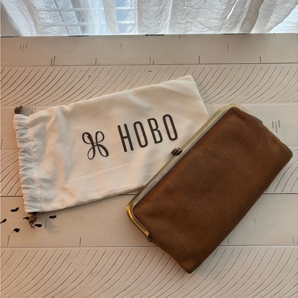 SOLD Hobo Lauren Clutch Wallet in brown - Picture 4 of 5